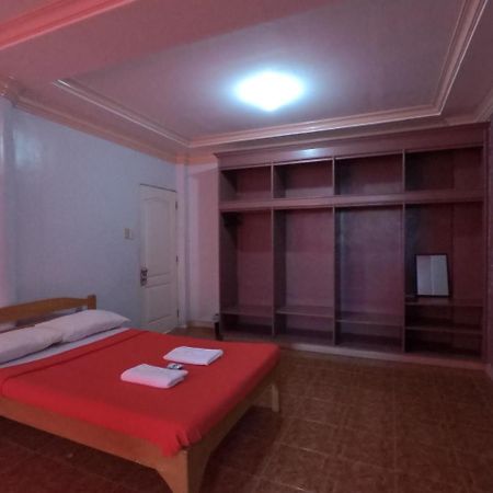 Pe'Re Aristo Guesthouse Мандауе-Сіті Екстер'єр фото