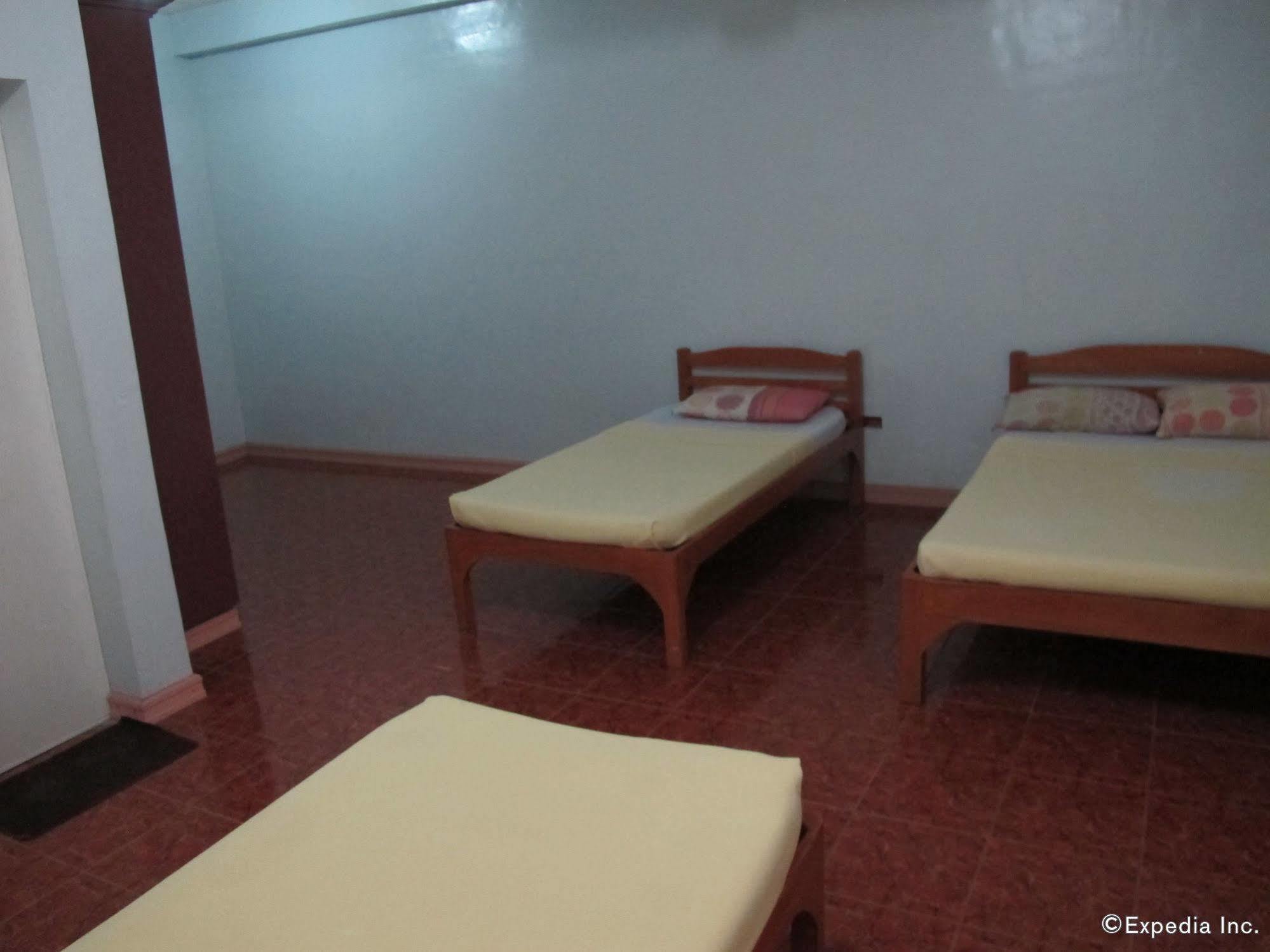 Pe'Re Aristo Guesthouse Мандауе-Сіті Екстер'єр фото