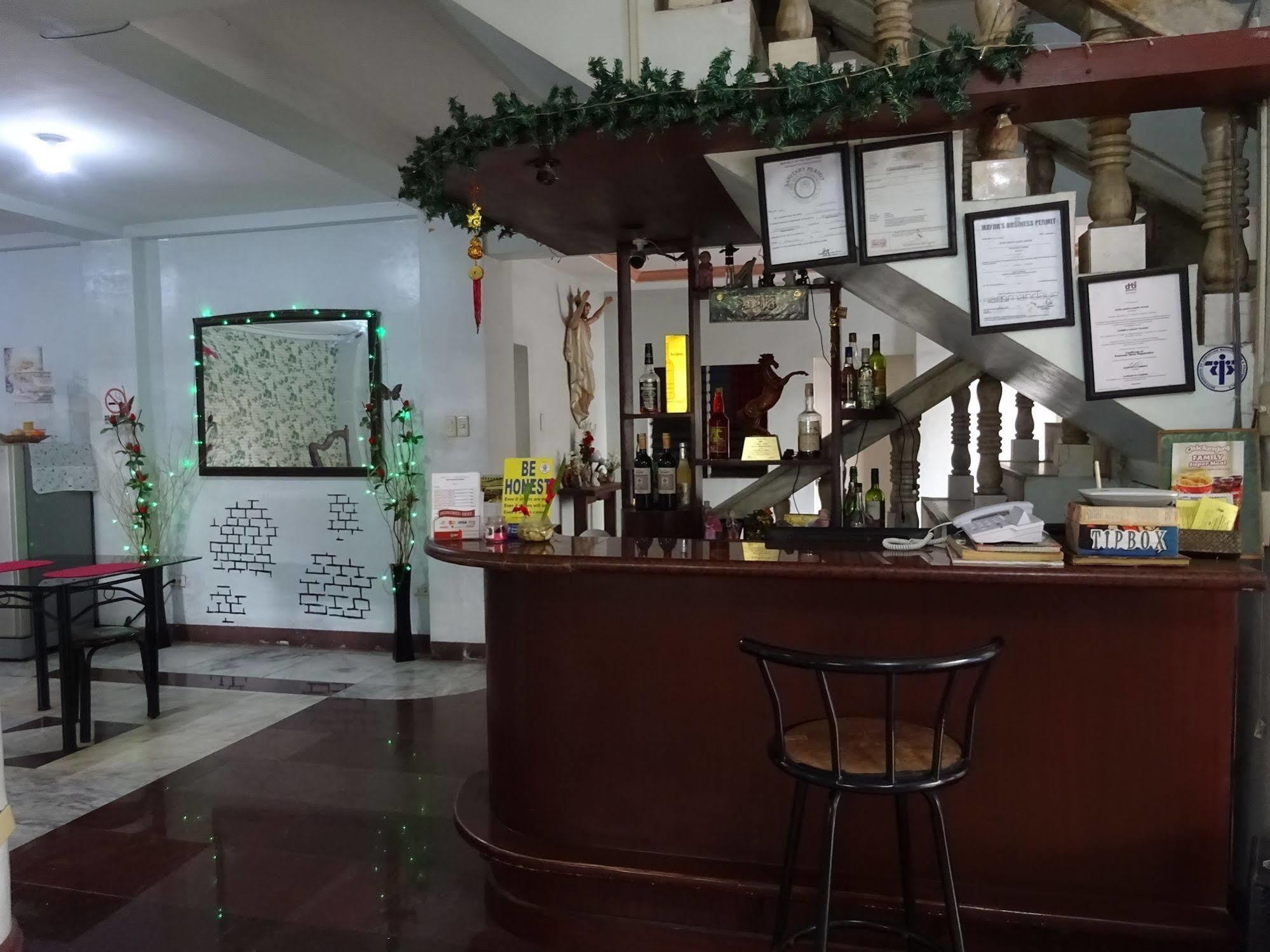 Pe'Re Aristo Guesthouse Мандауе-Сіті Екстер'єр фото