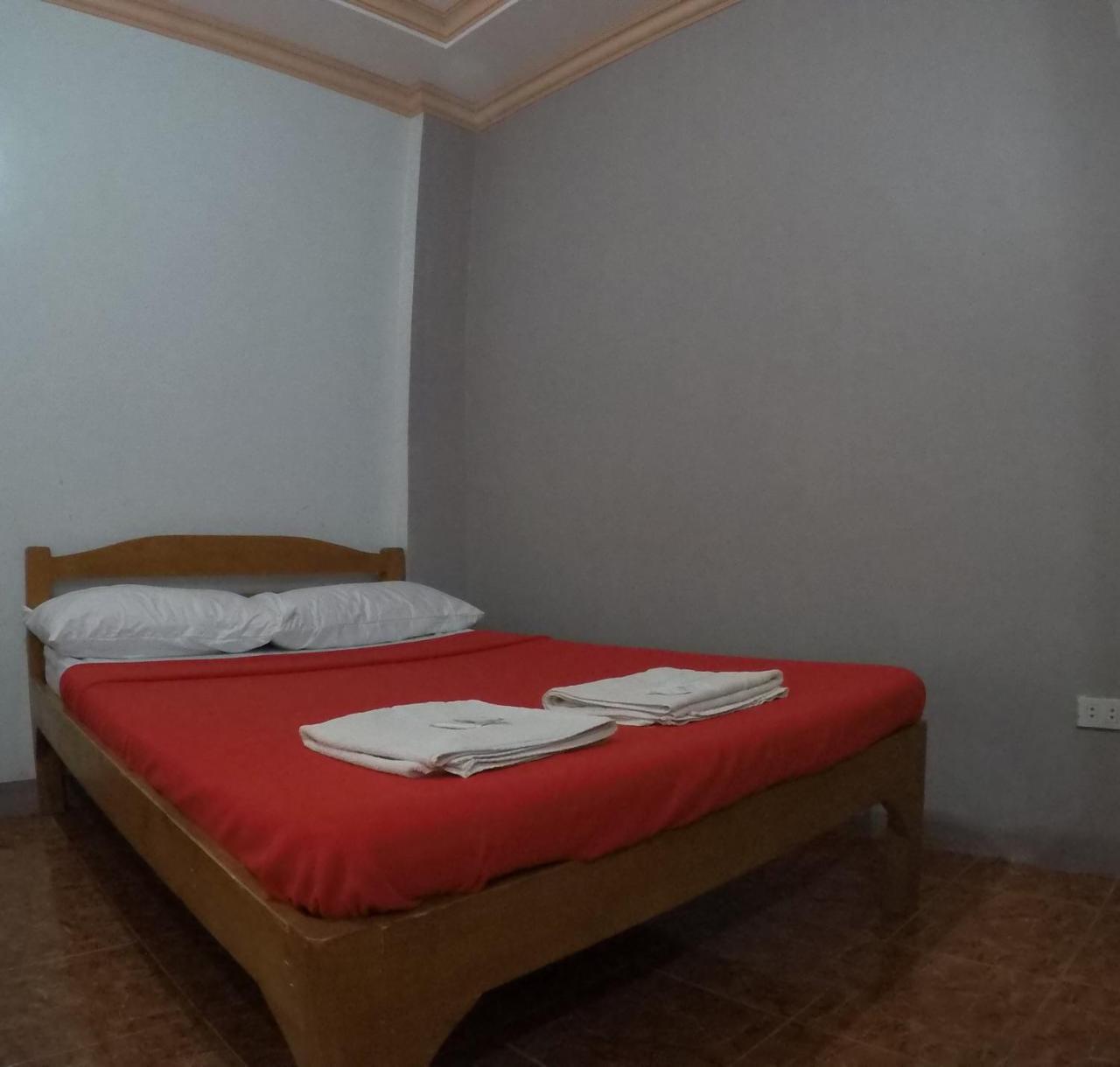 Pe'Re Aristo Guesthouse Мандауе-Сіті Екстер'єр фото