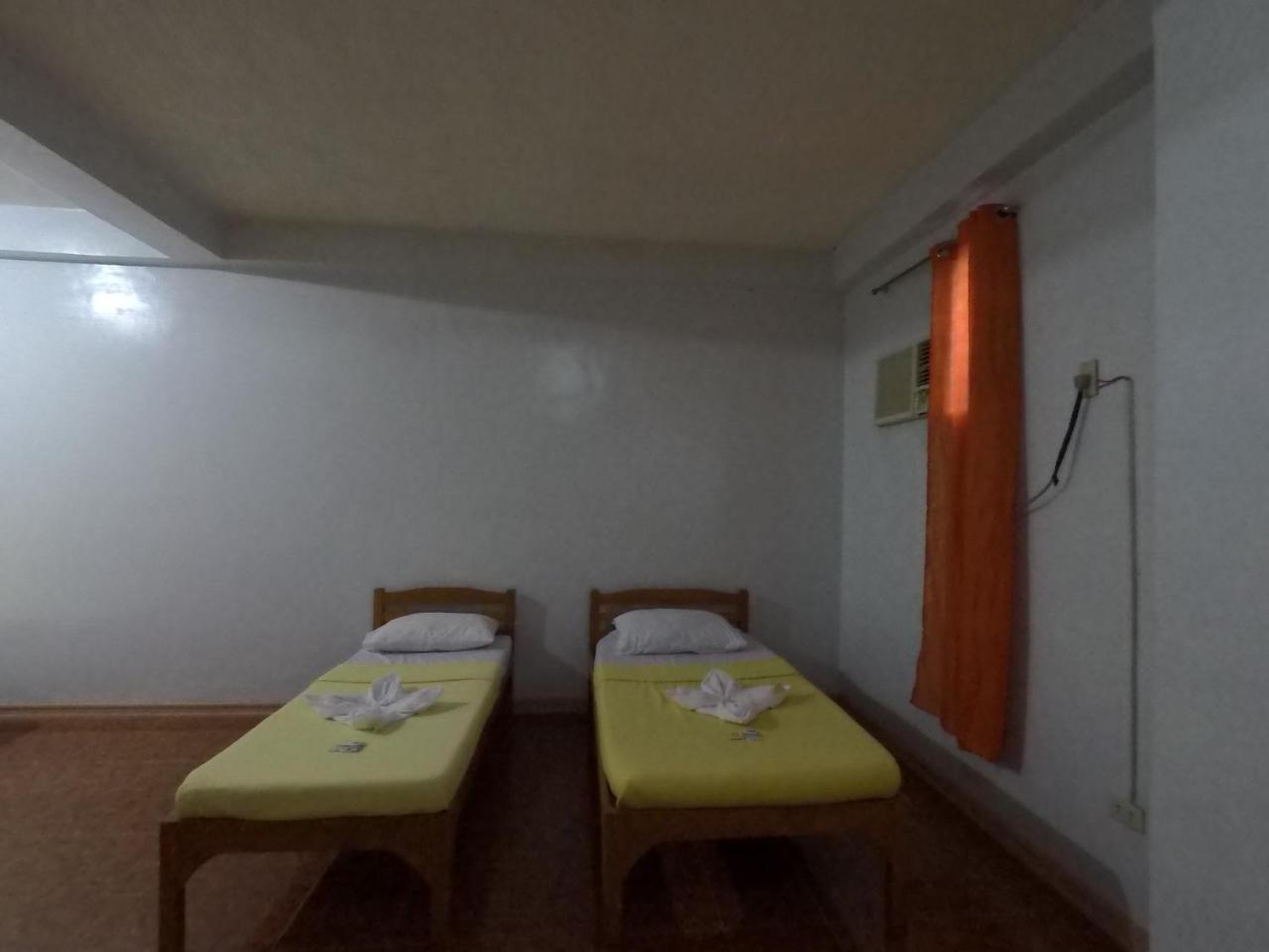 Pe'Re Aristo Guesthouse Мандауе-Сіті Екстер'єр фото
