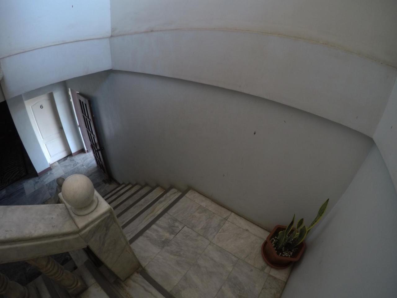 Pe'Re Aristo Guesthouse Мандауе-Сіті Екстер'єр фото