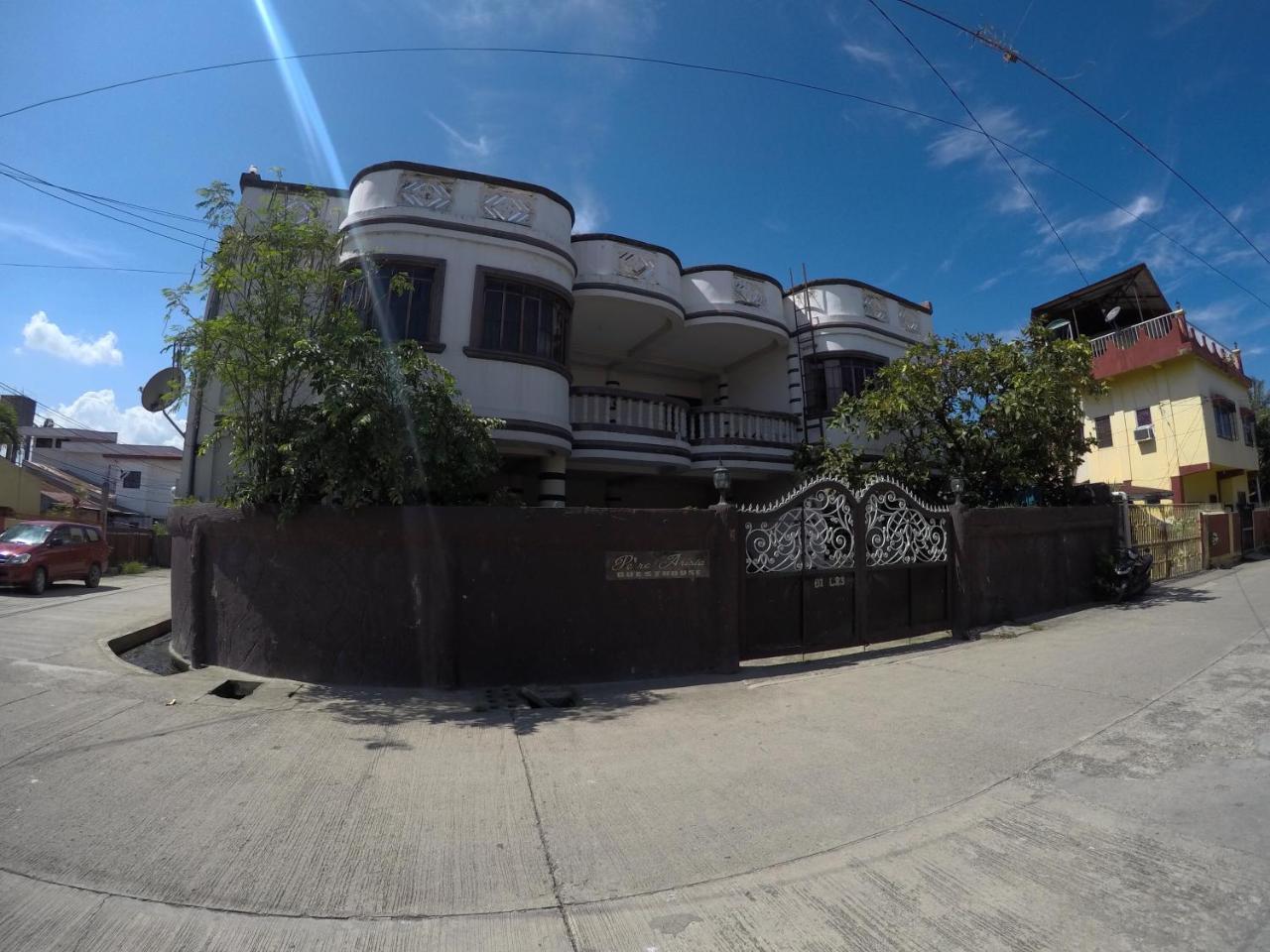 Pe'Re Aristo Guesthouse Мандауе-Сіті Екстер'єр фото
