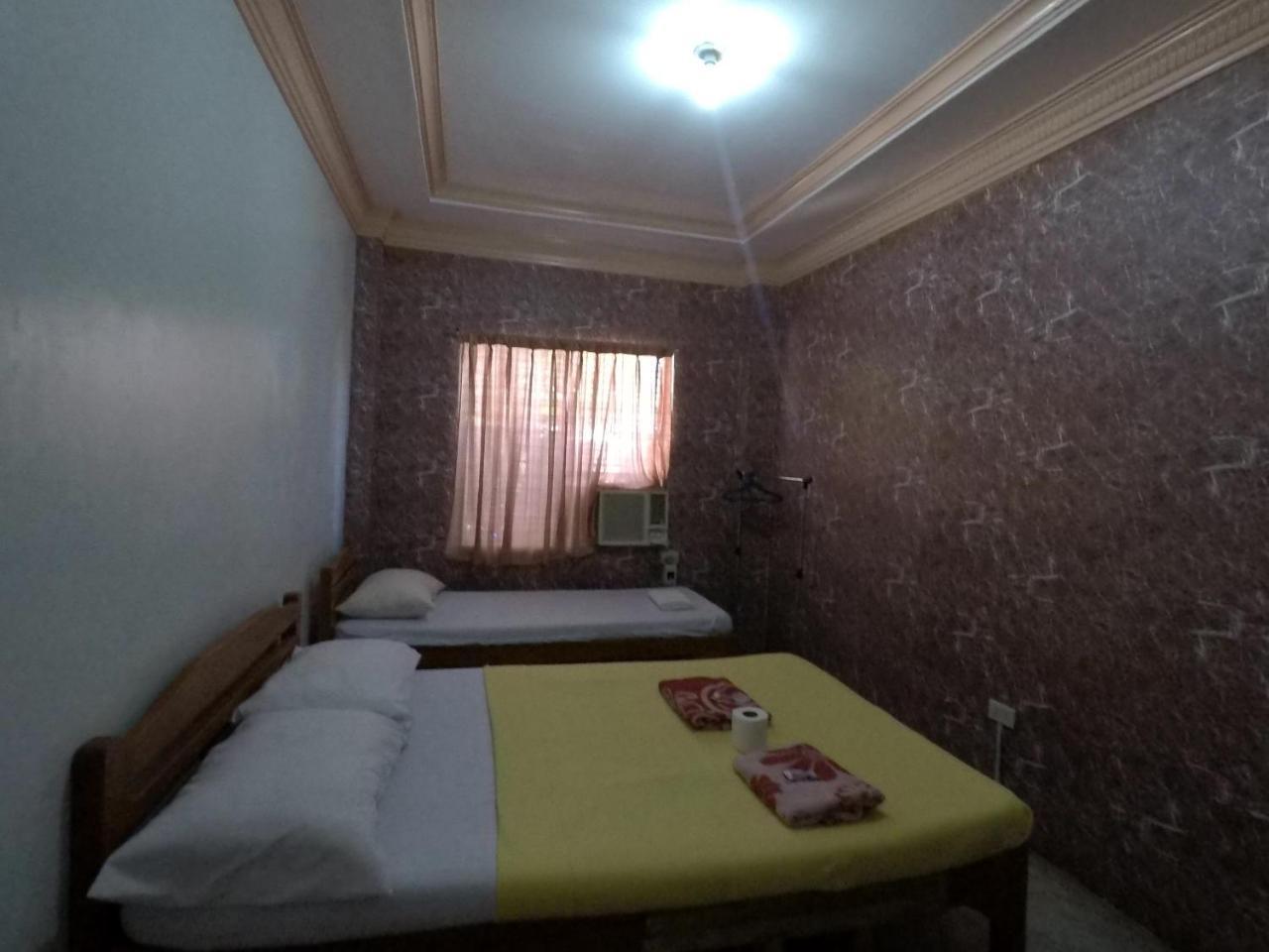 Pe'Re Aristo Guesthouse Мандауе-Сіті Екстер'єр фото