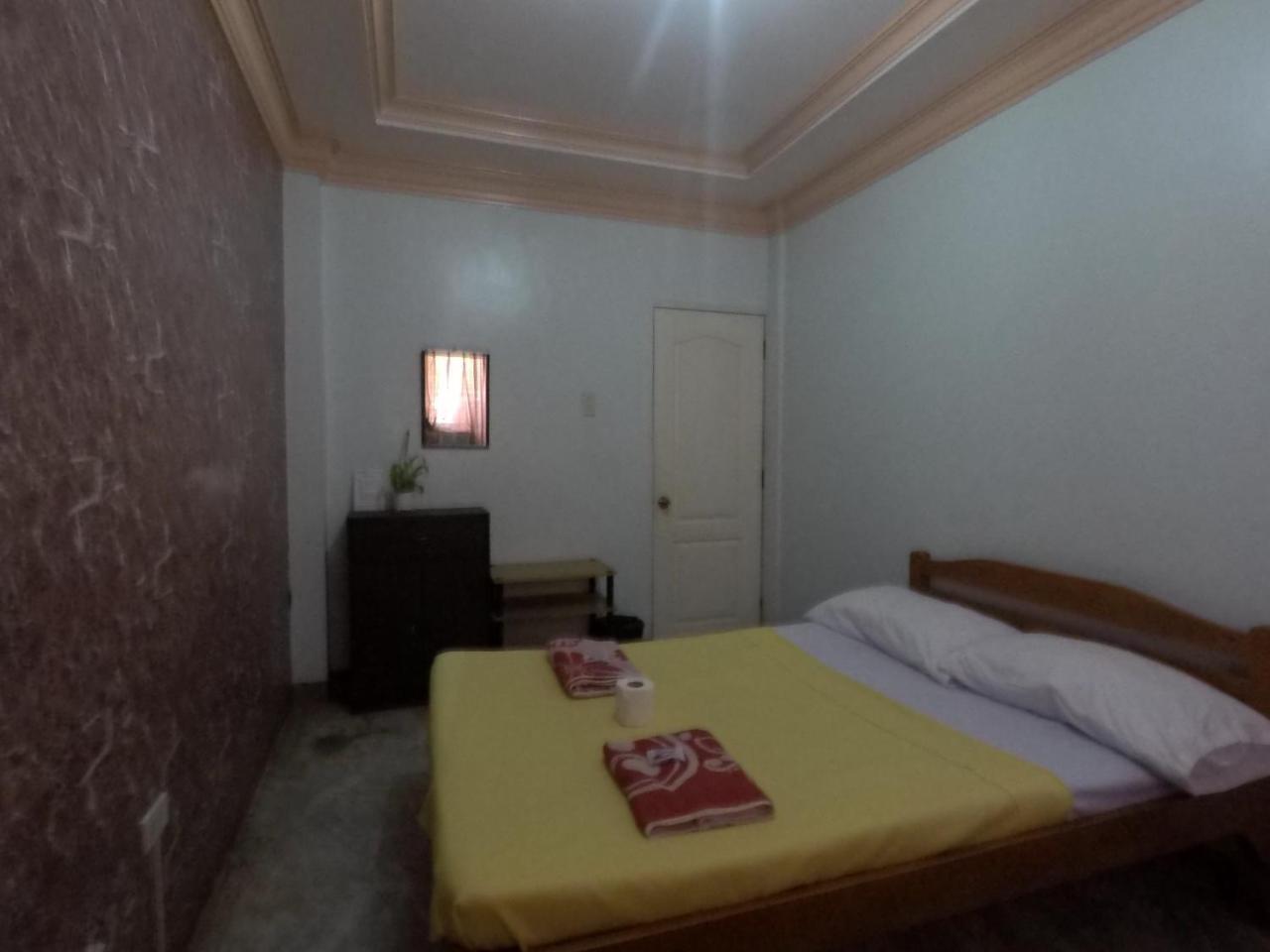 Pe'Re Aristo Guesthouse Мандауе-Сіті Екстер'єр фото