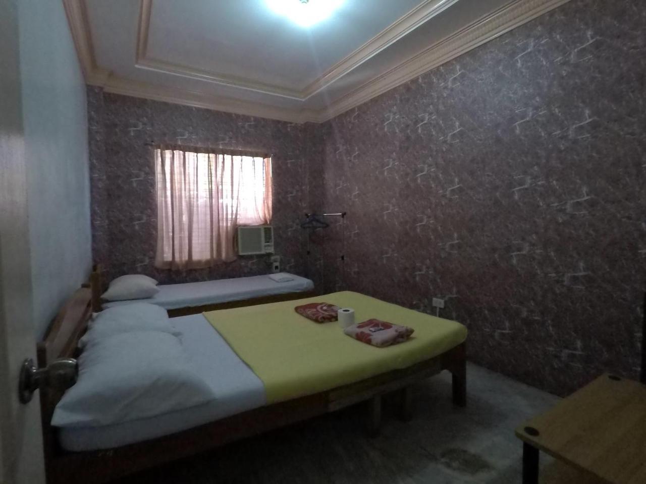 Pe'Re Aristo Guesthouse Мандауе-Сіті Екстер'єр фото