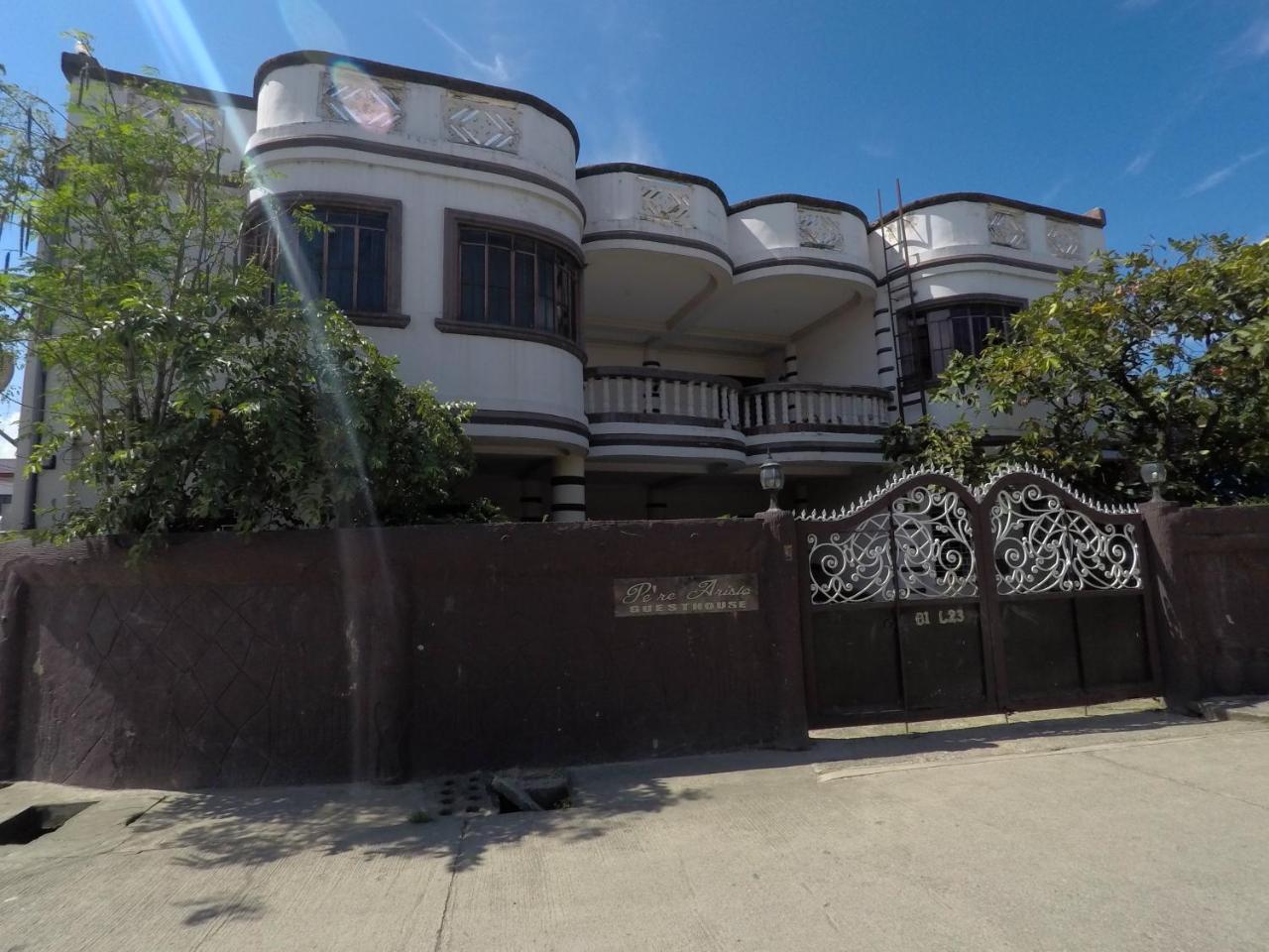 Pe'Re Aristo Guesthouse Мандауе-Сіті Екстер'єр фото